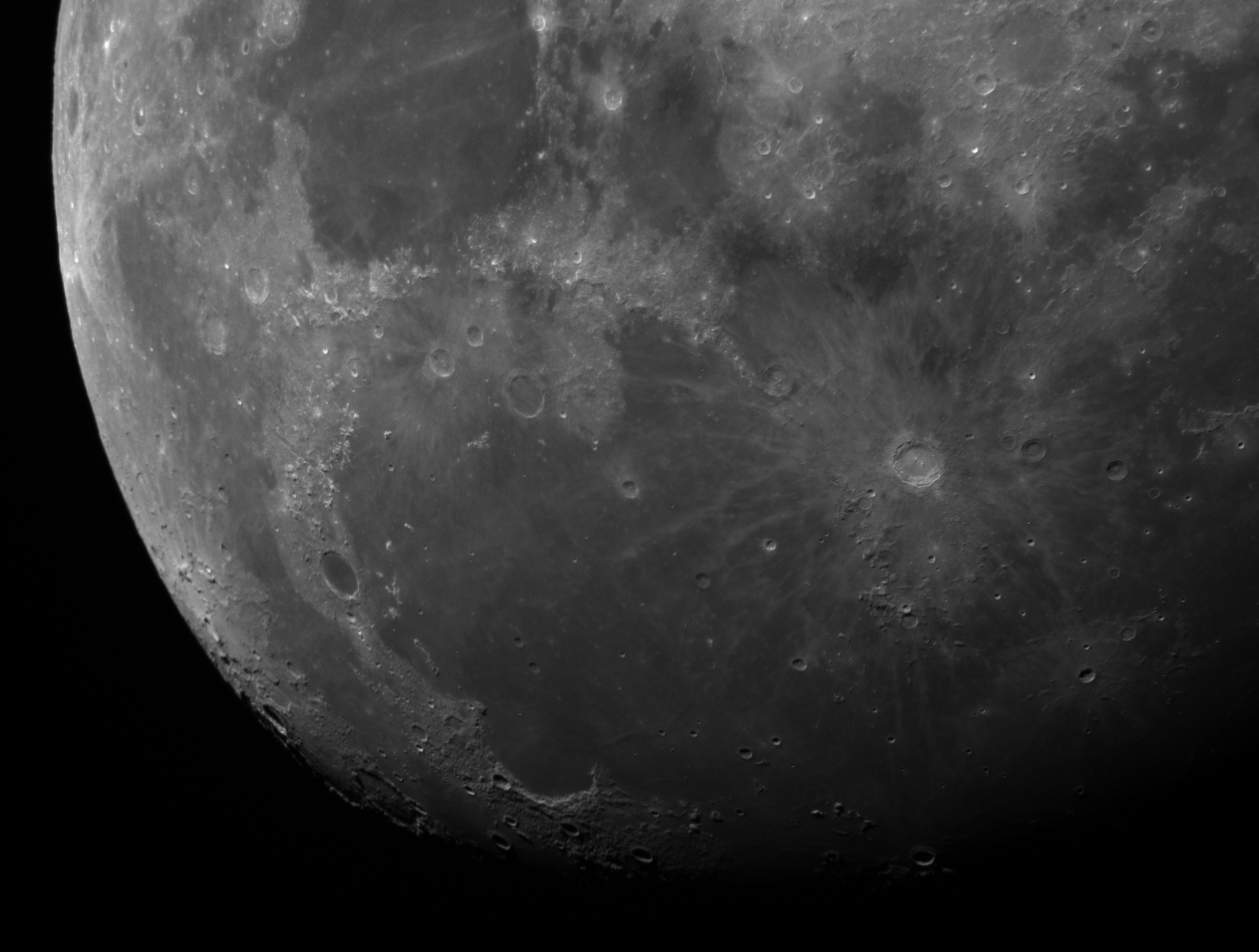 Měsíc, kráter Koperník, 98 km v průměru, 4.4.2020, 21:11 SELČ
